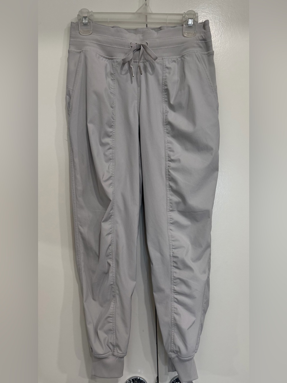 Lululemon Women’s Dance Studio Dove Gray Mid-Rise Dance Jogger Pants 7/8 Length
